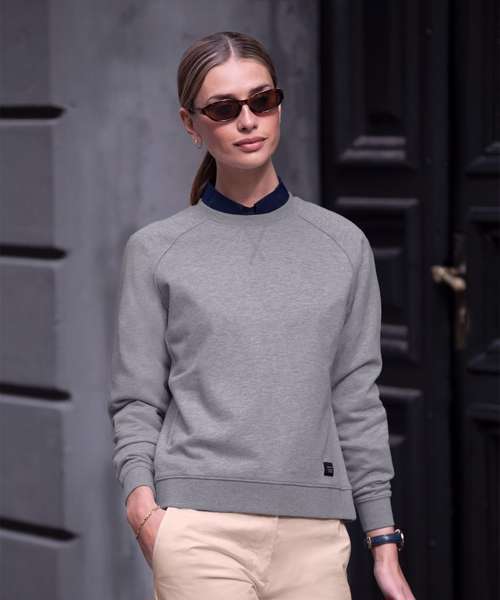 Women’s Georgetown – timeless luxury crew neck